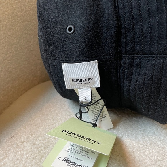 Burberry Reversible Check Bucket Hat was 510$ - Picture 7 of 8